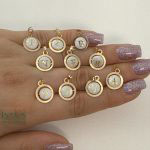 آویز حروف صدفی